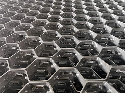 不銹鋼龜甲網定制案例分析