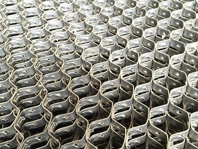 水泥廠耐磨龜甲網(wǎng)廠-水泥廠耐磨龜甲網(wǎng)制作過(guò)程是什么